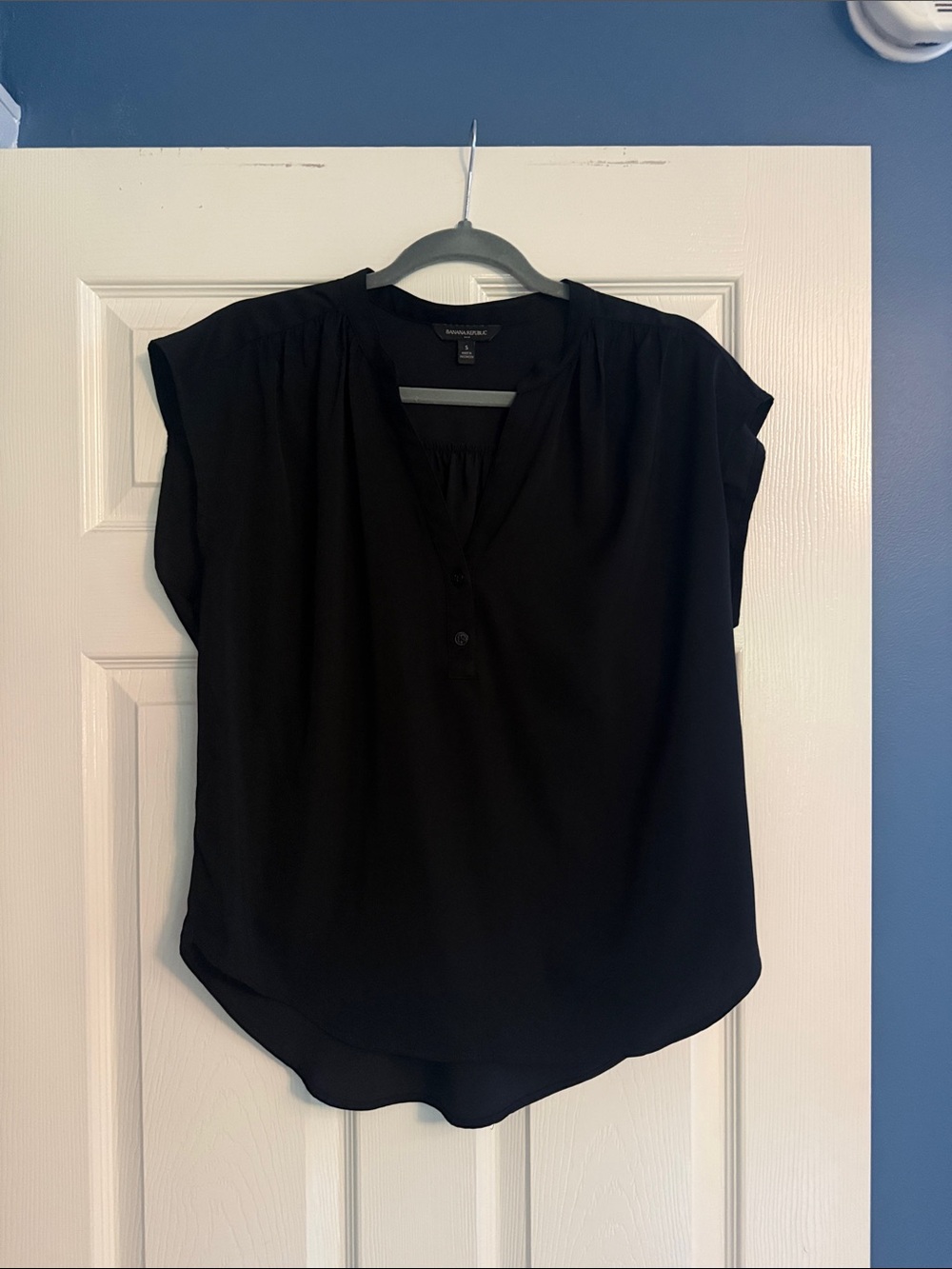Banana Republic Black Short-Sleeve Button Henley Blouse